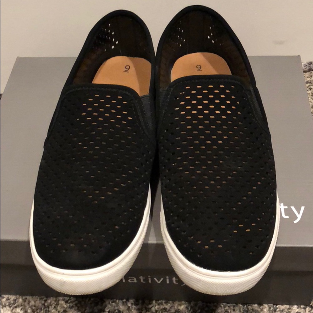 Black slip on casual shoes “vans” type